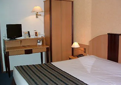 Hotel Hotelf1 Sur Orge 3*